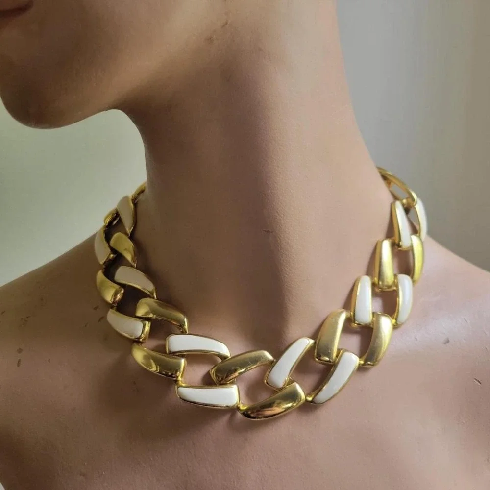 Vintage Gold White Enamel Chunky Link Curb Chain Collar Necklace Preppy 80s 90s - Picture 1 of 7